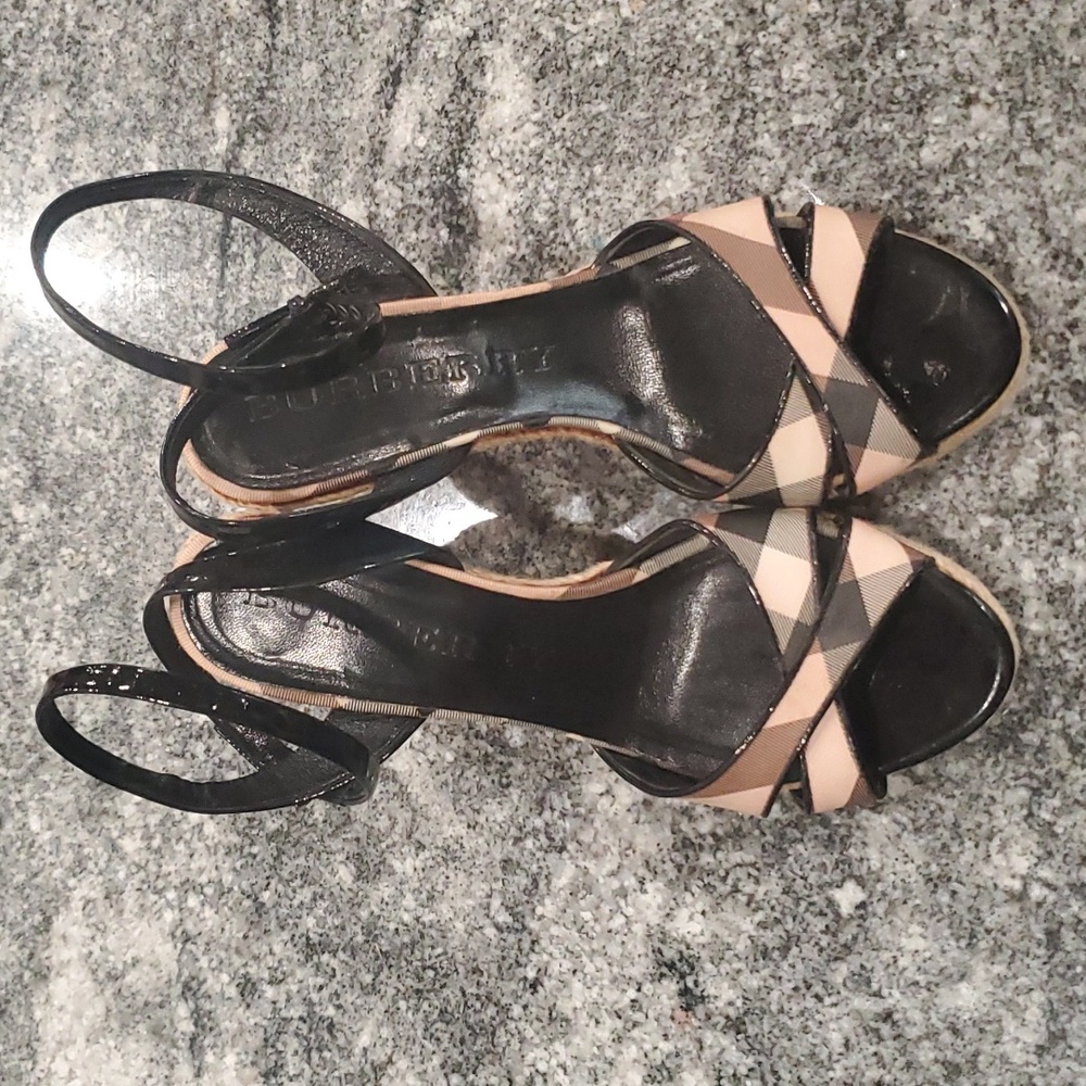 Woman's ankle wrap Burberry espedrilles
